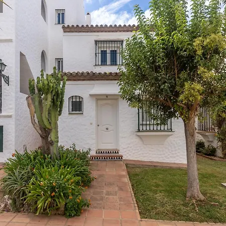 5 Leo Estepona