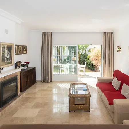 5 Leo Estepona