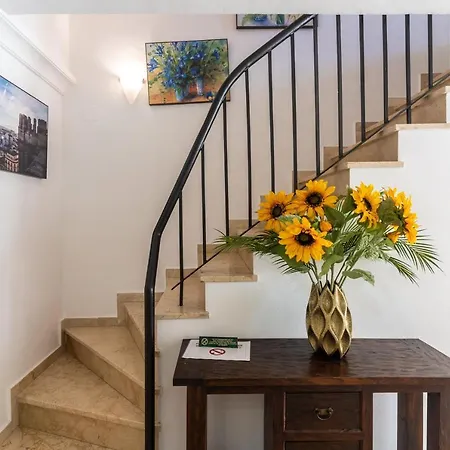 5 Leo Holiday home