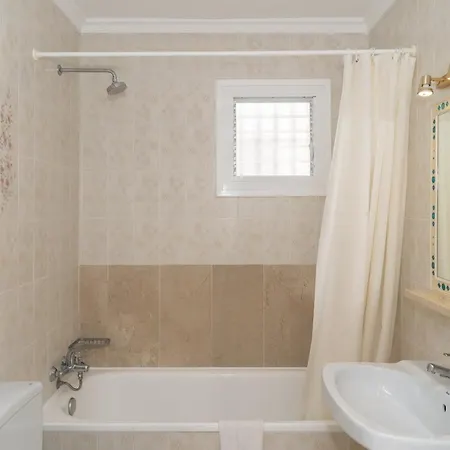5 Leo Holiday home *